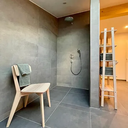 - Modern - Ausblick - Bodenseehinterland Apartment *